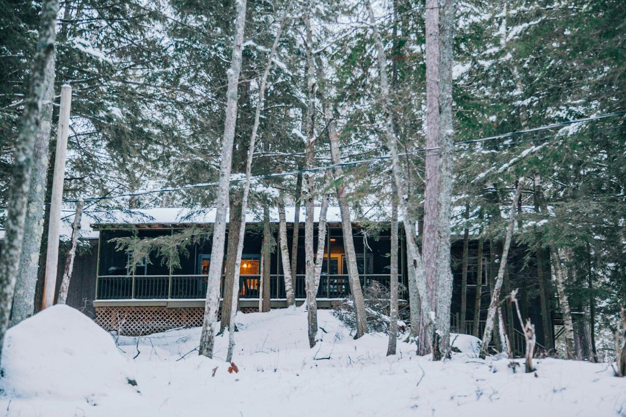 Motel Long Lake And Cottages المظهر الخارجي الصورة