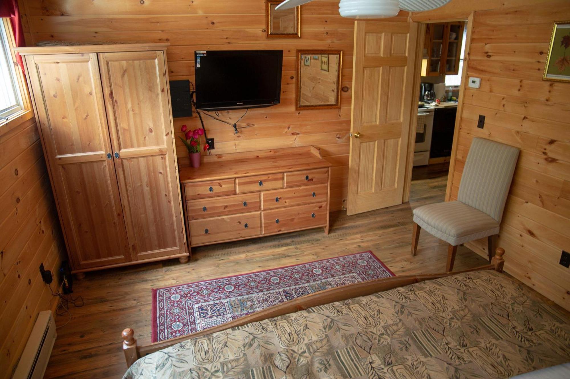 Motel Long Lake And Cottages المظهر الخارجي الصورة