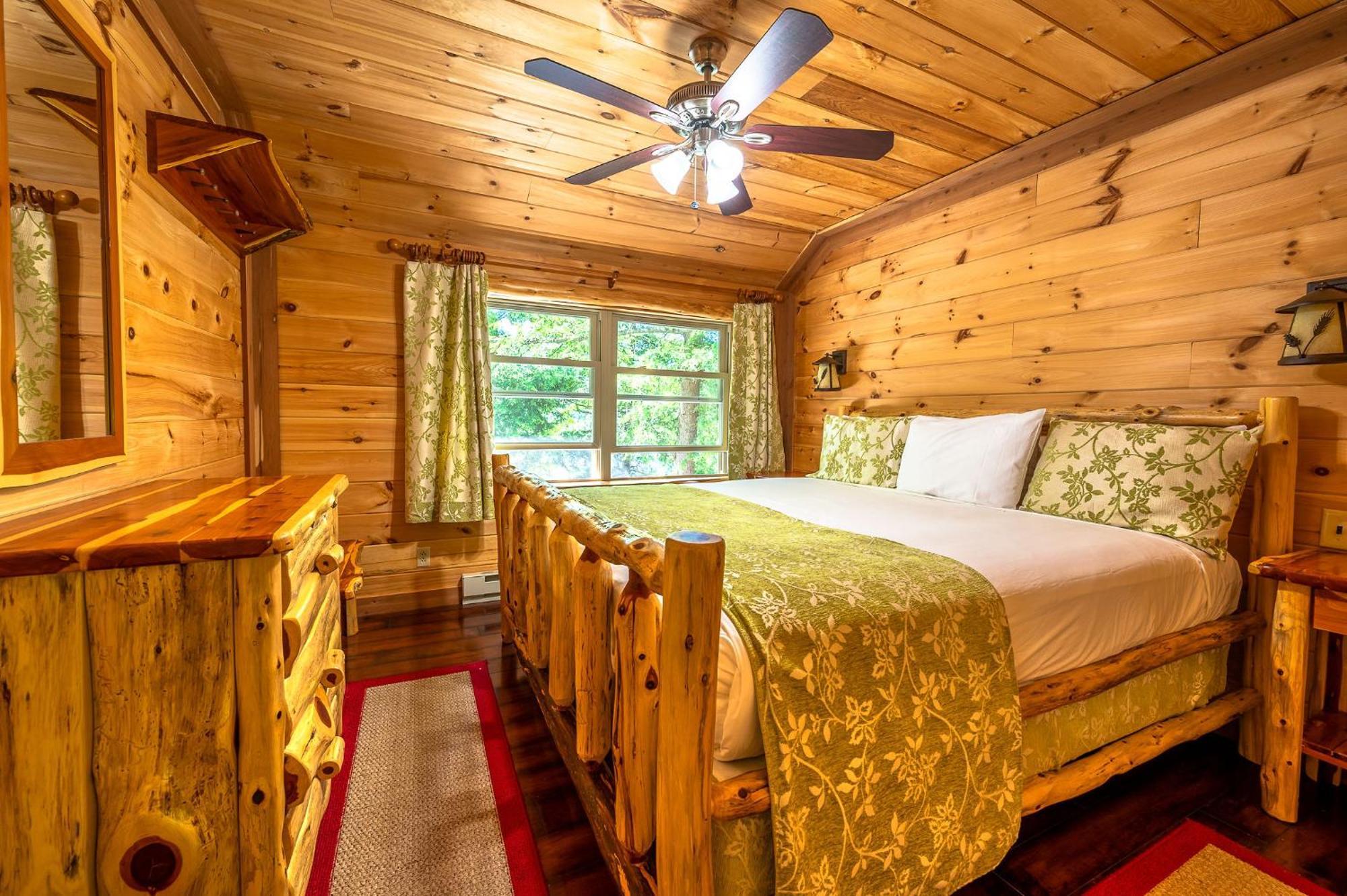 Motel Long Lake And Cottages المظهر الخارجي الصورة
