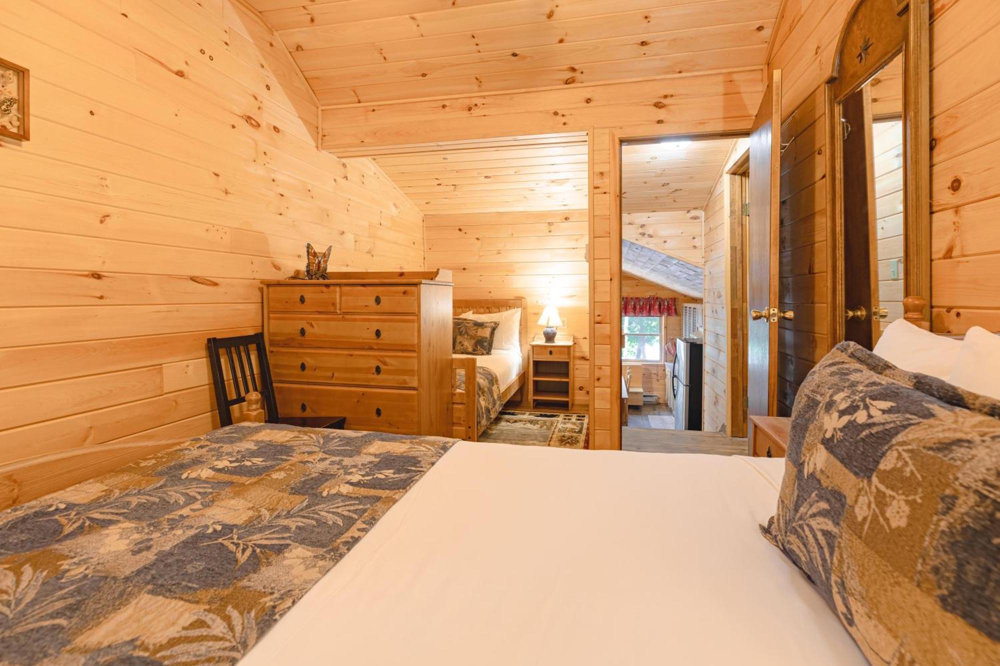 Motel Long Lake And Cottages المظهر الخارجي الصورة