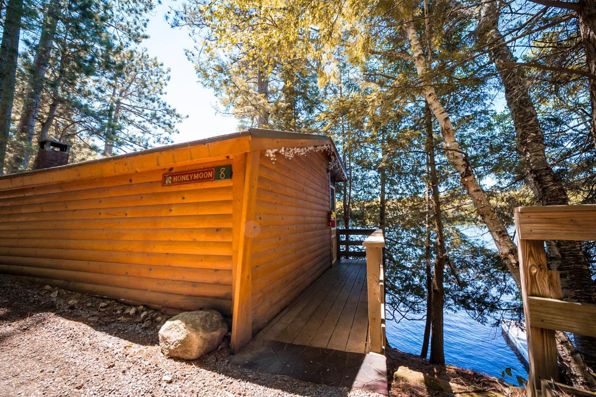 Motel Long Lake And Cottages المظهر الخارجي الصورة