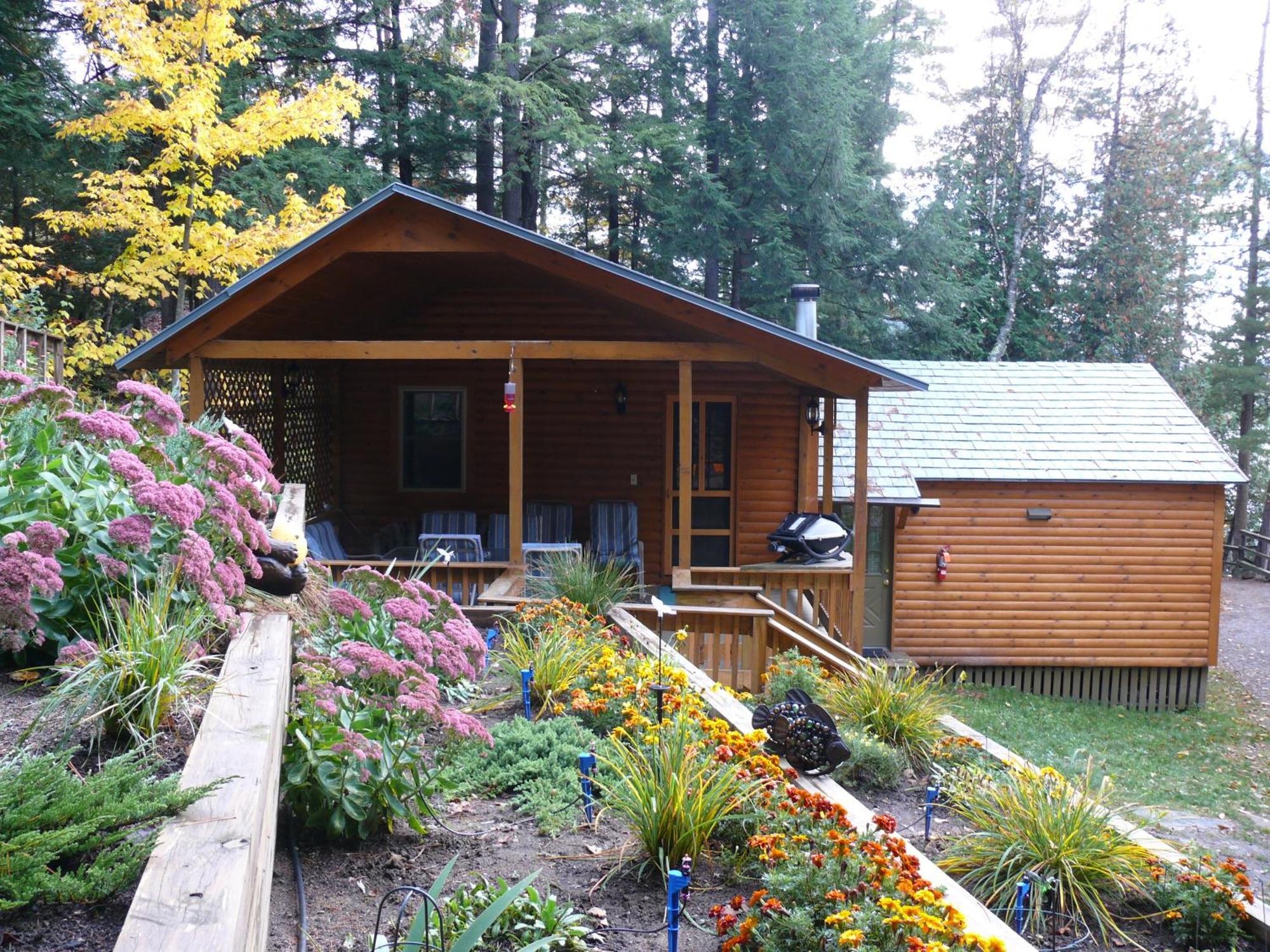 Motel Long Lake And Cottages المظهر الخارجي الصورة