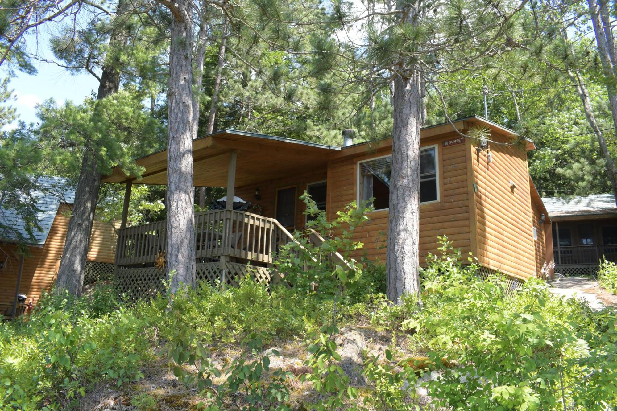 Motel Long Lake And Cottages المظهر الخارجي الصورة